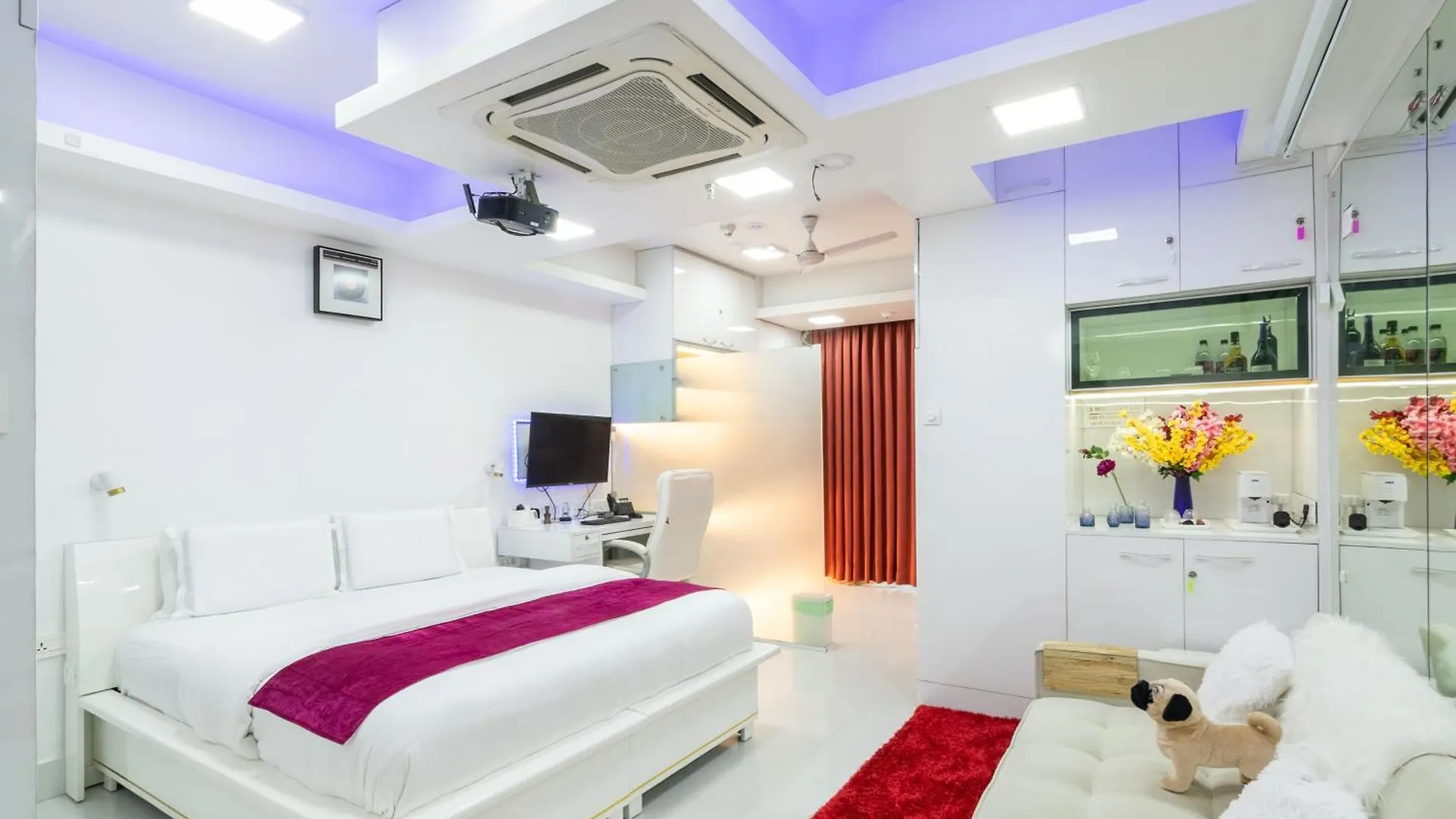 Lemodcasa Pearl House, Smart Luxurious Comfort Γκουργκάον
