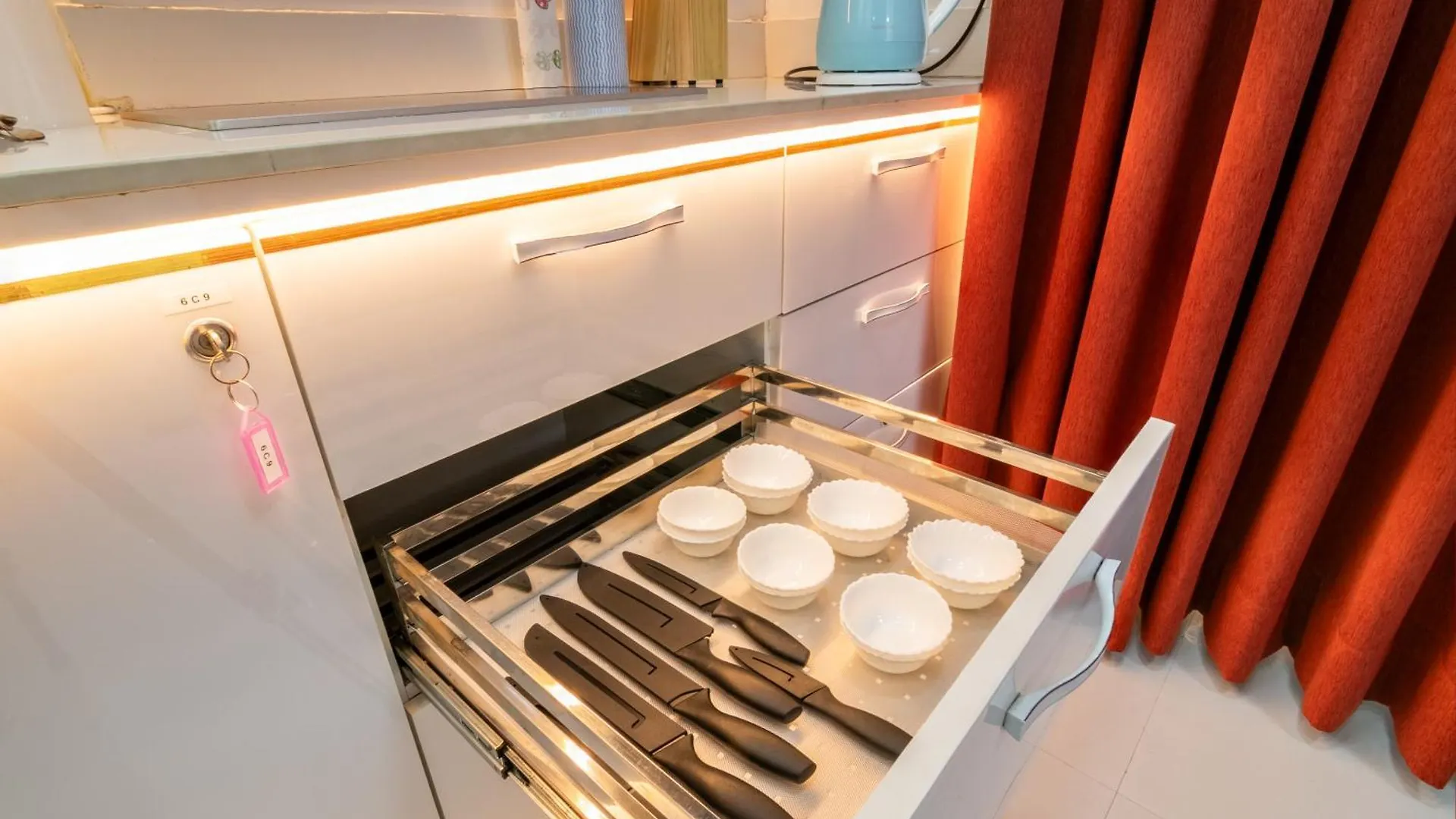 Lemodcasa Pearl House, Smart Luxurious Comfort Γκουργκάον